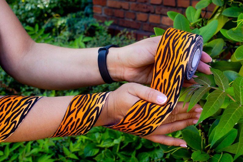 TAŚMA KINESIO TEJPY KINEZJOLOGICZNA PLASTRY TAPE WODOODPORNE KINESIOTAPING