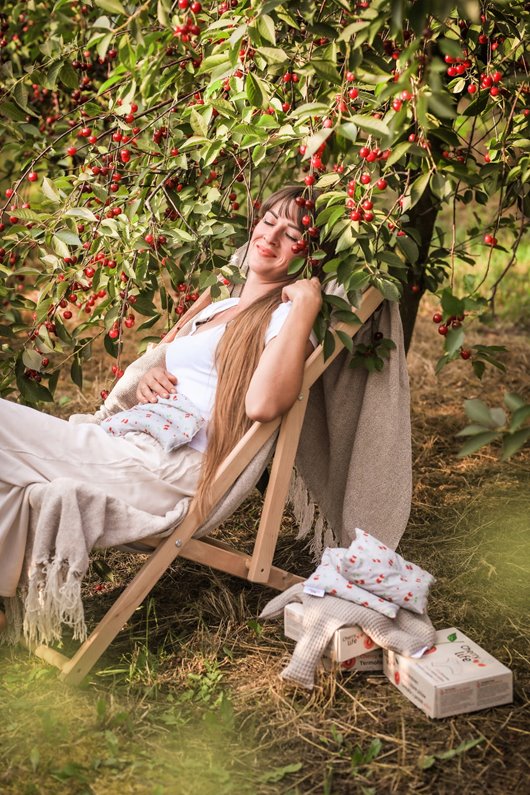 TERMOFOR Z PESTEK WIŚNI NA BÓL BRZUCHA CHERRY LIFE