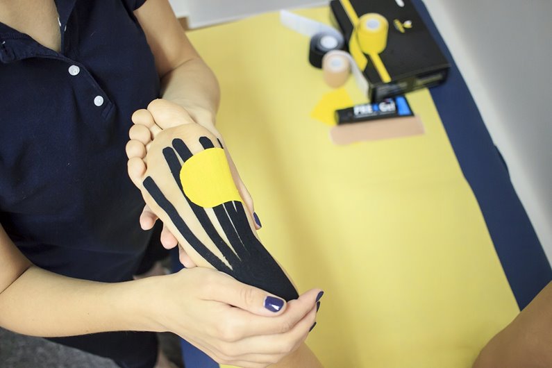 TAŚMA KINESIO TEJPY KINEZJOLOGICZNA PLASTRY TAPE WODOODPORNE KINESIOTAPING