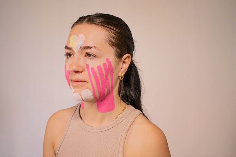 TAŚMA KINESIO TEJPY TWARZ KINEZJOLOGICZNA PLASTRY TAPE KINESIOTAPING 2,5x5m