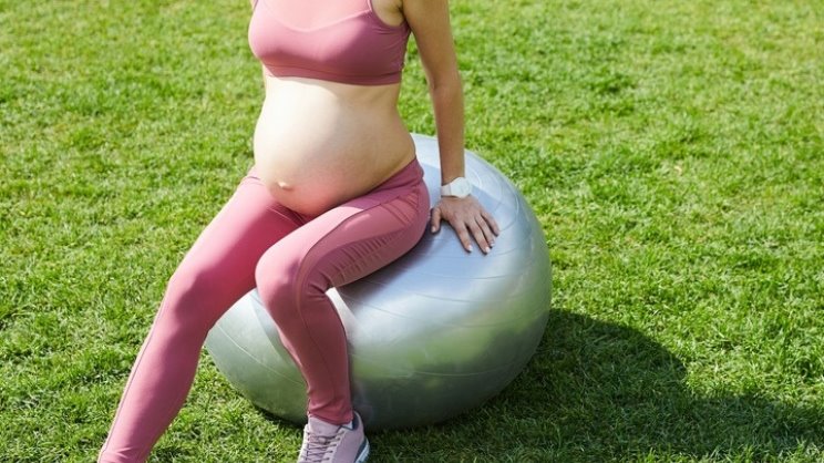 BALANSSEN PIŁKA DO ĆWICZEŃ REHABILITACJI ABS GYM BALL 55cm POMPKA GRATIS