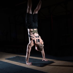 TAŚMA KINESIO TEJPY KINEZJOLOGICZNA PLASTRY TAPE KINESIOTAPING 7,5x5m