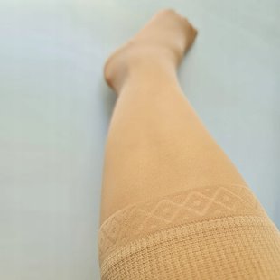 VEERA BEAUTY PODKOLANÓWKI UCISKOWE PROFILAKTYCZNE 70den 11-13mmHg SOLEI 1/2